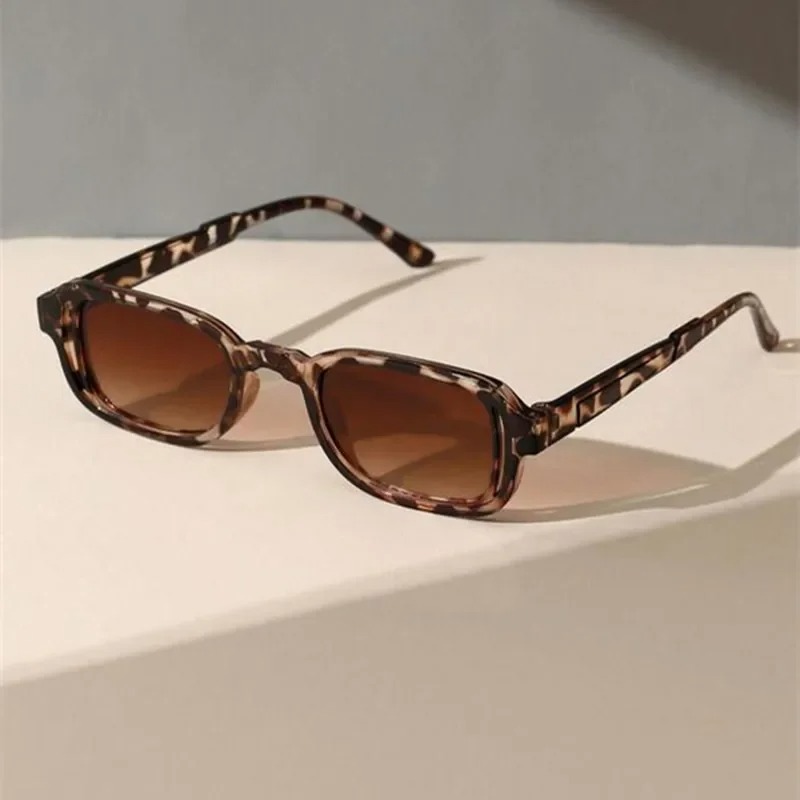 Luxurious Rectangle Sunglasses - Vintage Fashion Enthusiasts ulasan dan harga
