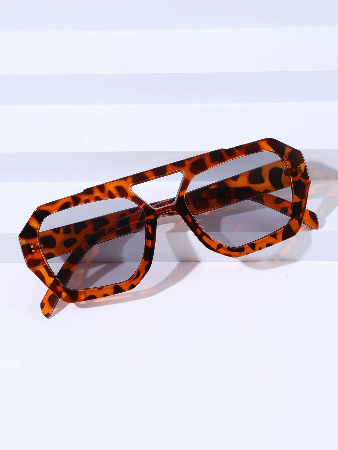 Fashion Vintage Square Irregul - Vintage Fashion Enthusiasts ulasan dan harga